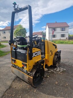 PRODÁM TANDEMOVÝ VIBRAČNÍ VÁLEC JCB VMT 260 - 3
