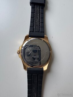 Guess - 3