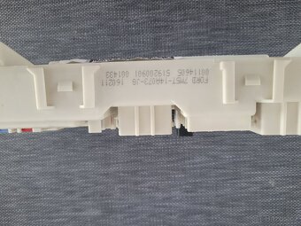 Pojistkový box 7M5T-14A073-JG Ford Kuga 2011 2,0 TDCI - 3