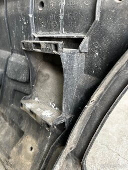 BMW E36 zadní nárazník - 3
