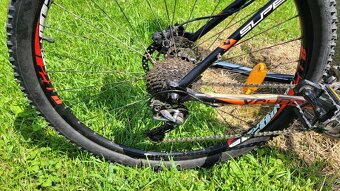 Horské kolo Superior xc809. Kola jsou 29, velikost rámu L. - 3