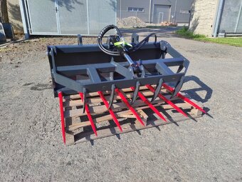 Hydraulické vidle s přídavným přidržovačem - 3