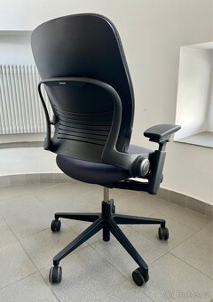 kancelářská židle Steelcase Leap v2 - 3