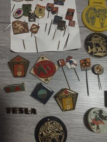 Prodám odznaky, obaly od žvýkaček atd - 3