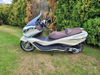 Piaggio X10 125 - 3