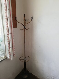 Litinový stojanový věšák - 3