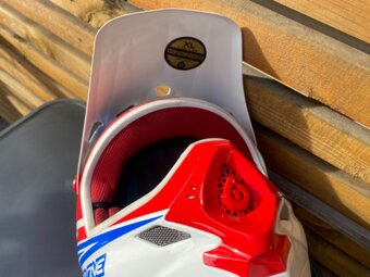 Integrální přilba - SIX SIX ONE - 3