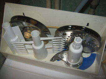 Prodám kuchynský robot mixér ETA Praktik-3024-TOP výbavě. - 3