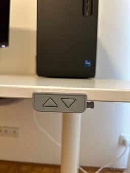Elektricky výškově nastavitelný stůl IKEA BEKANT 160×80 cm - 3