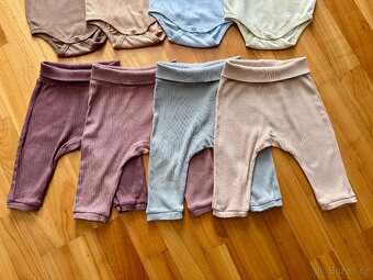 4x kalhoty H&M; 4x body Lupilu - 3