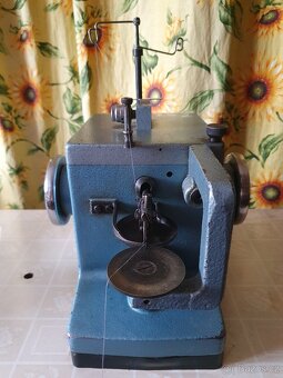 Kožešnický šicí stroj - 3