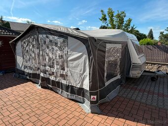 LMC Luxus 490, 4 osoby, oddělené postele, stan, bojler - 3