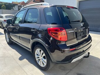 SUZUKI SX4 1,6i 88KW 1.MAJITEL 35000KM NAVIG.TAŽNÉ VYHŘ.SED. - 3