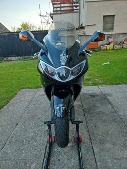 Triumph Sprint ST 1050 - 3