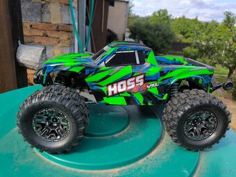 Traxxas Hoss 4x4VXL - 3