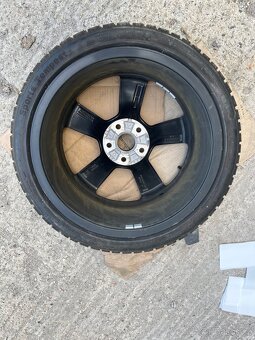 Audi Q3 kolo + guma na dojezd (225/40R18) - 3