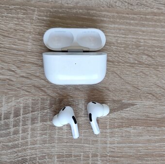 APPLE AirPods 3. GENERACE S MagSafe POUZDREM - 3