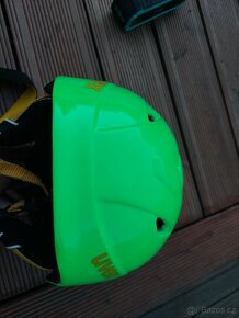 Prodám lyžařskou přilbu a brýle Uvex - 3