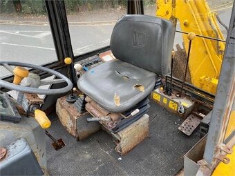JCB 2CX - 3