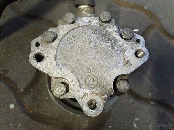 Audi A4 B7 2.0Tdi - servo čerpadlo 8E0145155N - 3