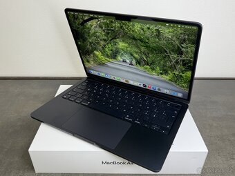MacBook Air 13'' 2022 / M2 / 8GB / 256GB SSD / Midnight - - 3