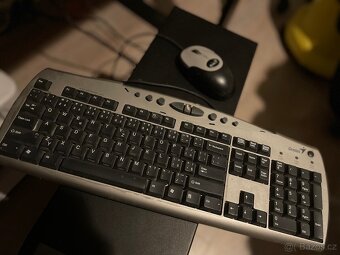 Stolni PC s monitorem (klavesnice,mys) - 3