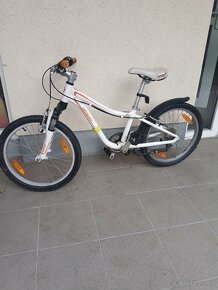 Dětské kolo 20" specialized hotrock bílé - 3