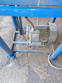 VŘETENOVÁ ŠTÍPAČKA NA DŘEVO - 3