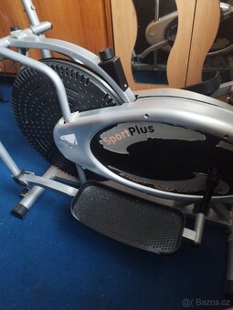 Eliptický trenažér (orbitrek) s displejem - 3