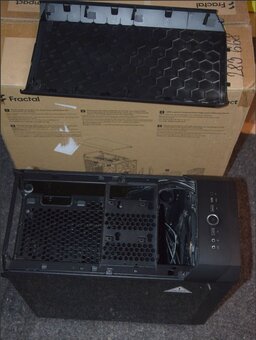 Fractal Design Torrent Black TG, super airflow,USB-C vpředu - 3