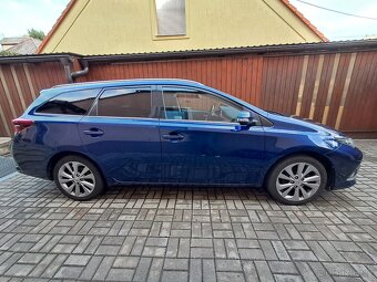 Toyota Auris 1,6i, 97 kW - 3