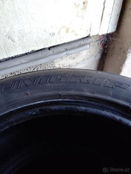 Pneu 235/55 R17 - 3