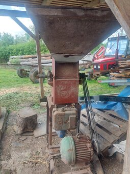 Kladivkovy šrotovnik na obili - 3