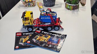 LEGO TECHNIC 42024 NÁKLADNÍ VŮZ S KONTEJNEREM - 3