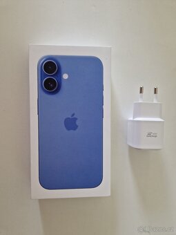 Apple iPhone 16 - 3