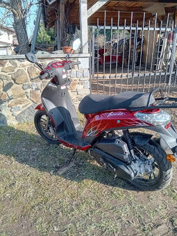 SKÚTR TREVIS 125i - 3