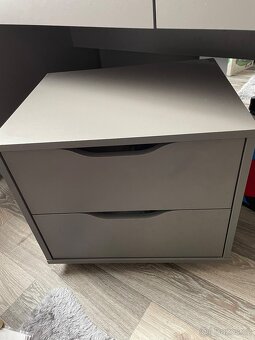 Prodáme 2 psací stoly s kontejnerem - 3
