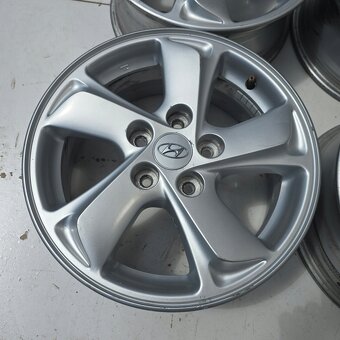 ALU HYUNDAI I30 IX25 IX35 TUCSON 16'' 5X114.3 ET45 - 3