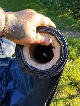 Prodej černé polyetylenové fólie – 130 cm x cca 20 m - 3