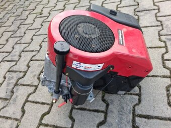 MOTOR BRIGGS STRATTON 15.5 HP - 3