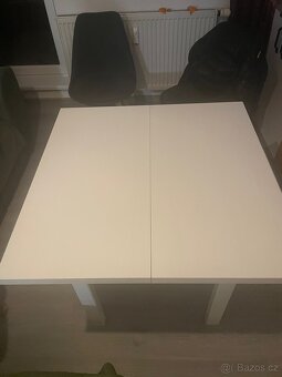 Bílý jídelní rozkládací stůl - 3