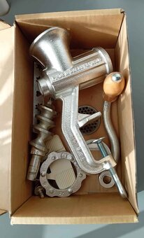 Litinový mlýnek na maso č.5 Pokert - 3