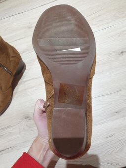 Kotníkové semišové boty, zn.M&S - 3