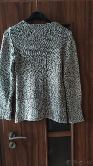 hezký teplý žíhaný svetr - 3
