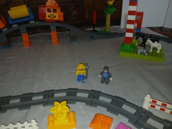 Lego DUPLO vláček na baterie Hřiště Depo zastávka - 3