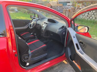 Toyota Yaris 1.3 VVTI - 3