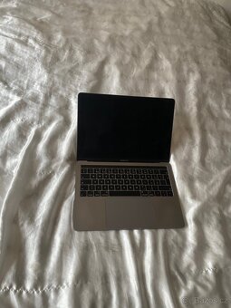 MacBook Pro 13" 2019, i5 2,4GHz, 512GB 16GB RAM - 3