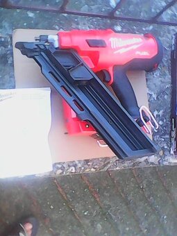 Milwaukee M18 FFN-0 Aku HŘEBÍKOVAČKA 50-90mm - 3
