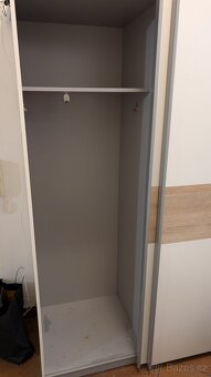 Šatní skříň - 3