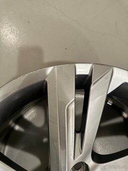 1 kus orig.vw 5HO 6010 25AF. 7.5 J&17H2 ET51 - 3